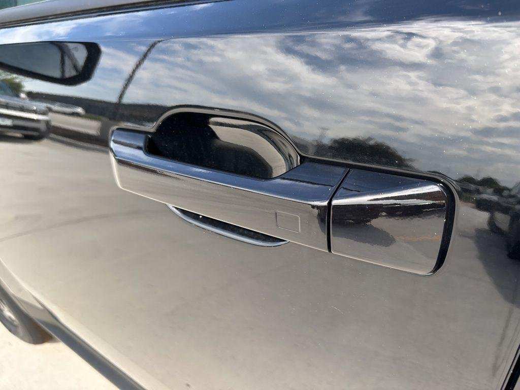 New 2026 Phantom Black Hyundai SEL AWD image 14
