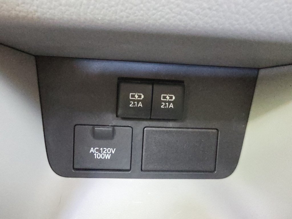 Used 2019 Shoreline Mist Toyota XLE image 44