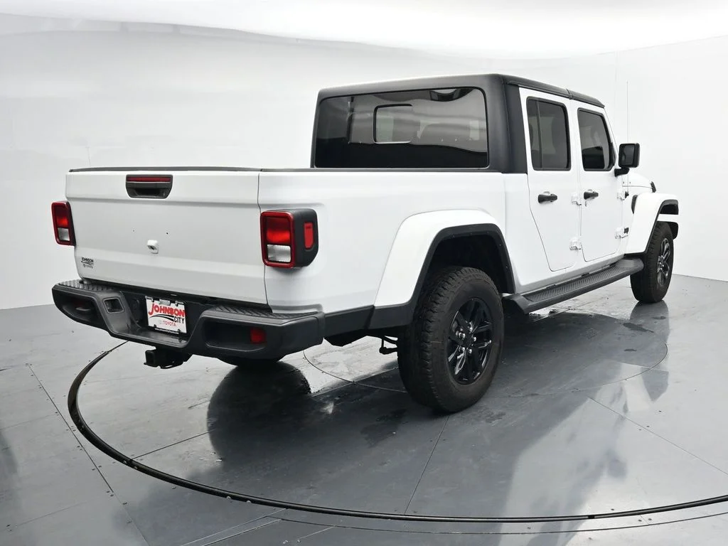 Used 2021 White Jeep Sport image 6