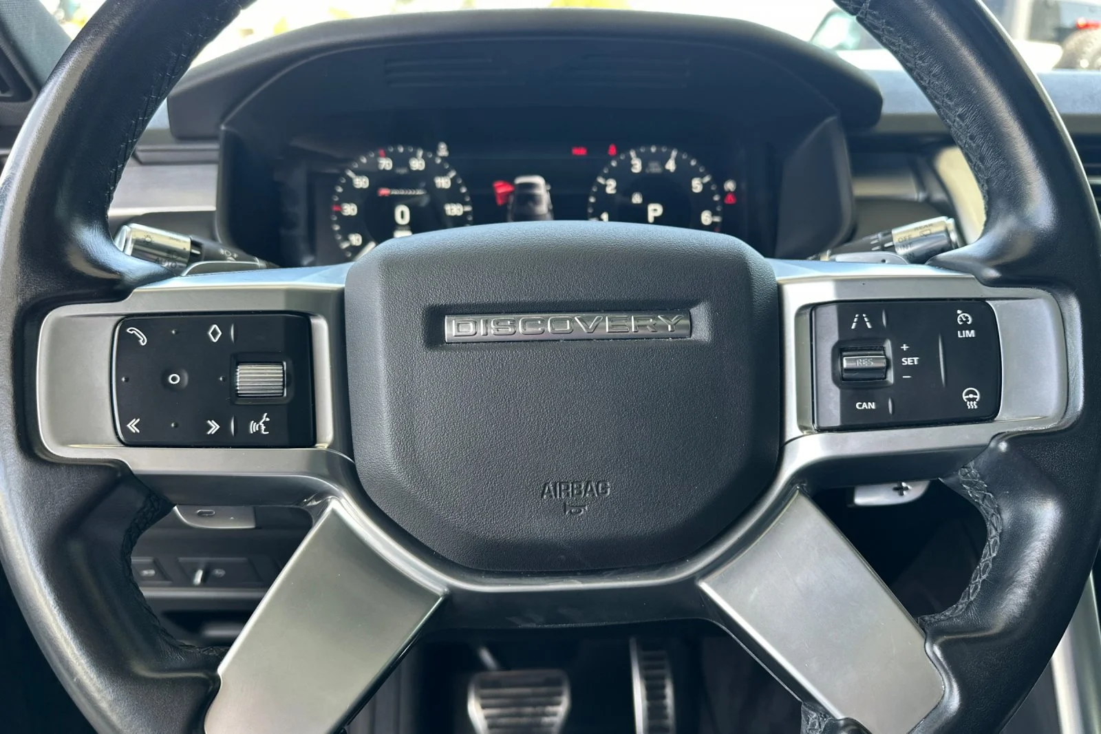 Used 2022 Santorini Black Metallic Land Rover S R-Dynamic image 30