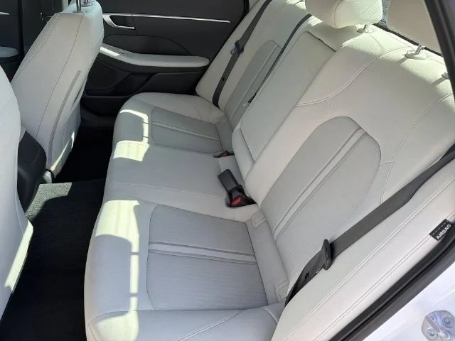 Used 2025 White Hyundai SEL image 36