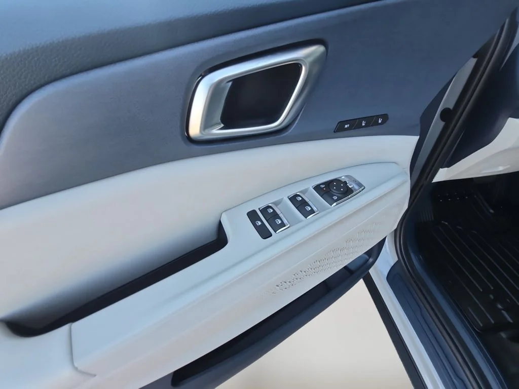 Used 2026 White Kia EX image 14