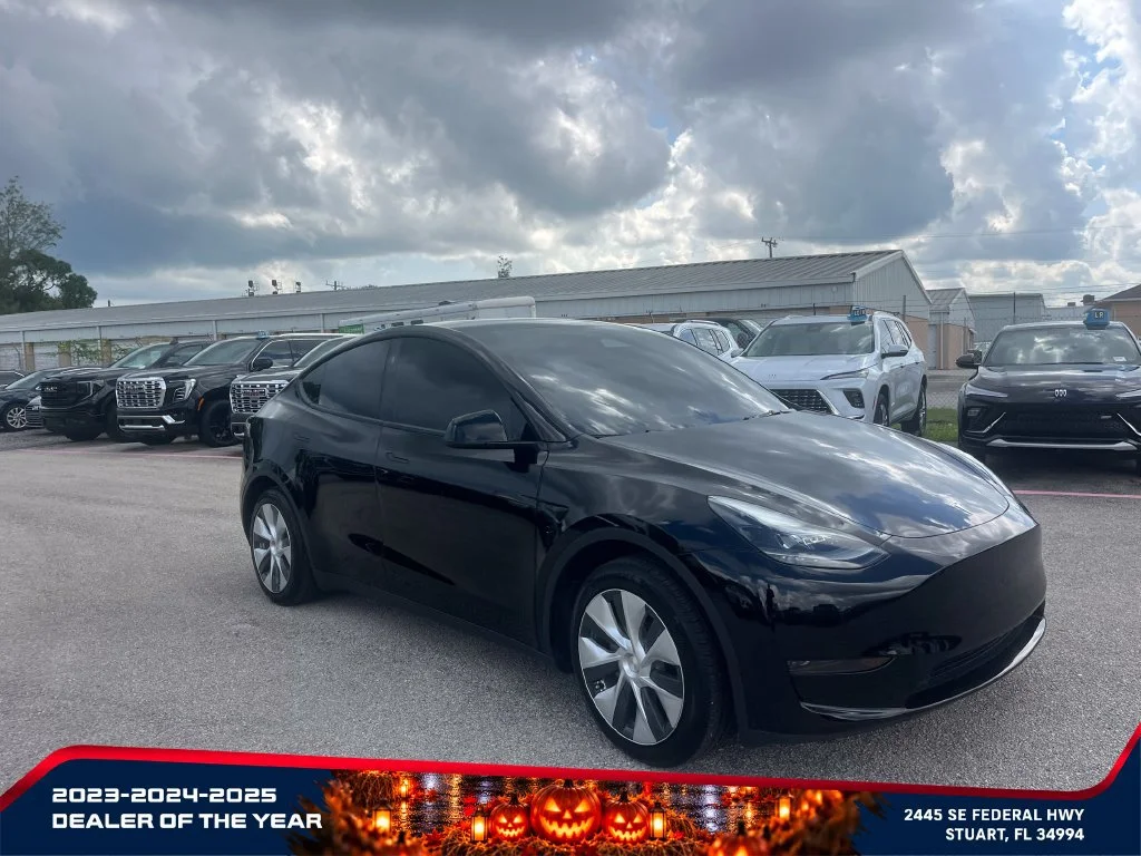 Used 2024  Tesla RWD *Ltd Avail* image 2