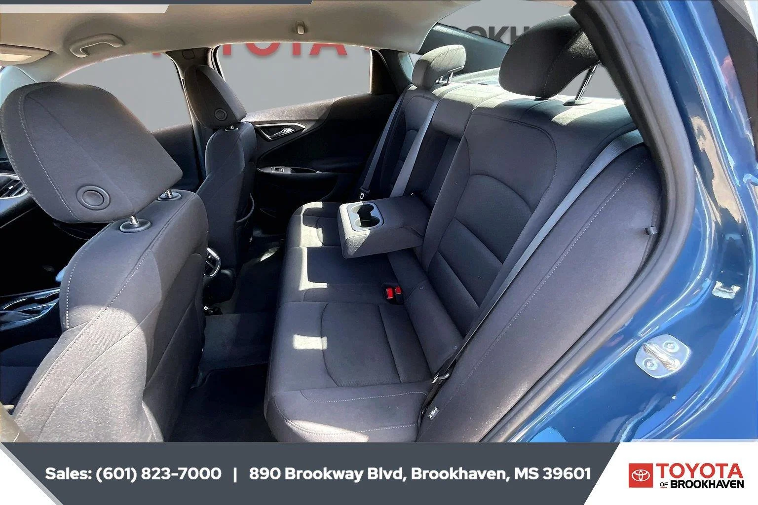 Used 2024 Lakeshore Blue Metallic Chevrolet LT image 19