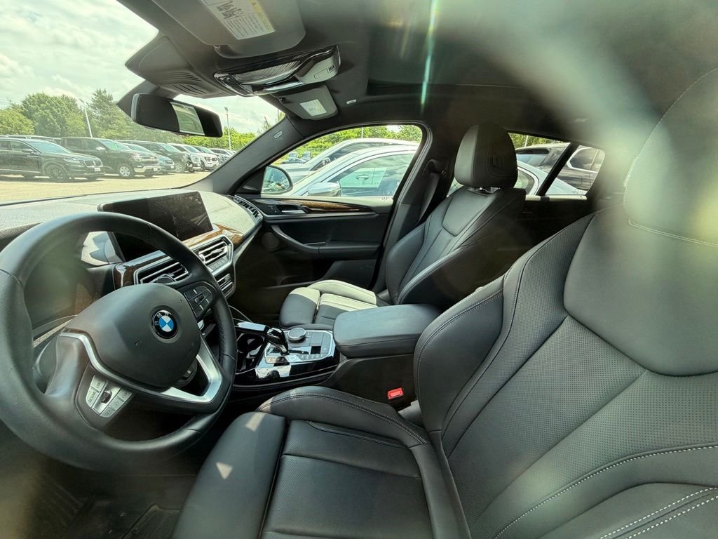 Certified Used 2024 Jet Black BMW xDrive30i image 5