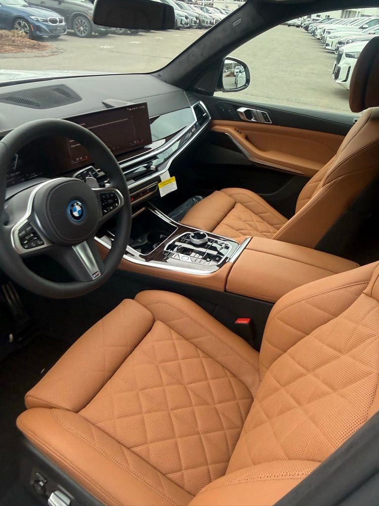 Used 2026 White BMW xDrive50e image 5