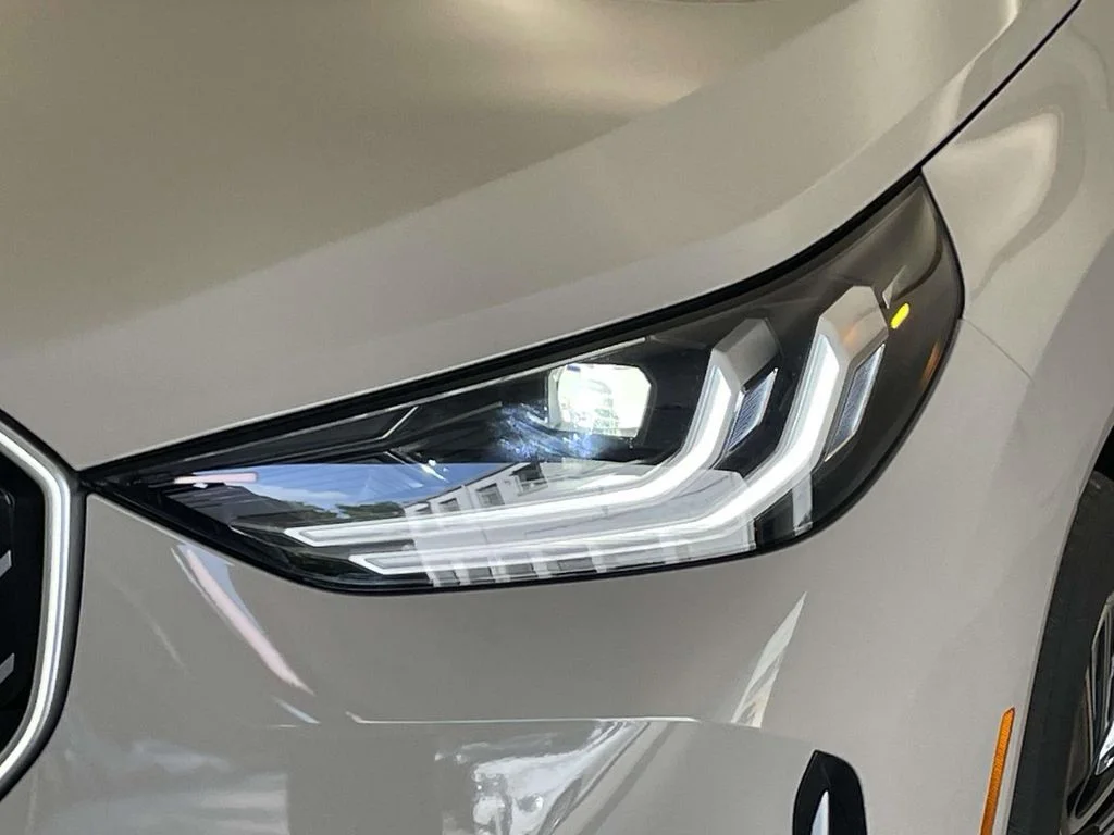 New 2026 Beige BMW 30 xDrive image 9