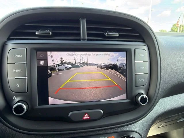 Used 2025  Kia LX image 41