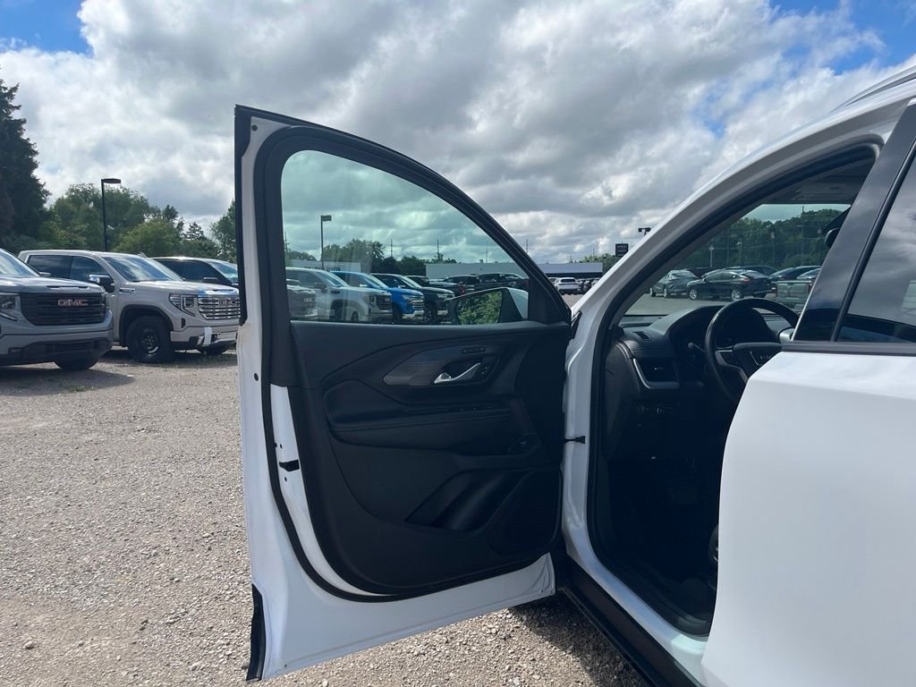 Used 2024 Summit White GMC SLT image 16