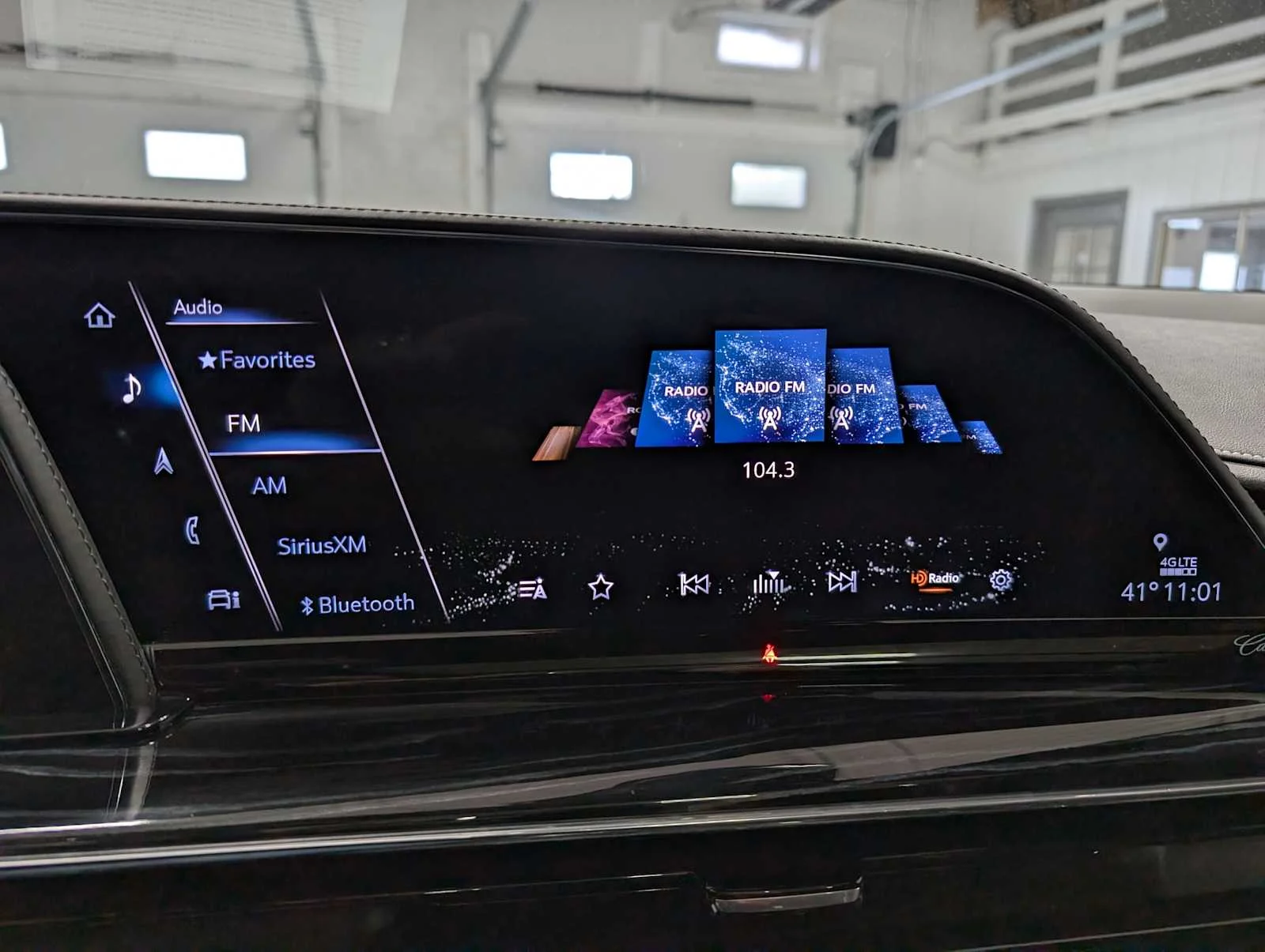Used 2021 Infrared Tintcoat Cadillac Sport image 28