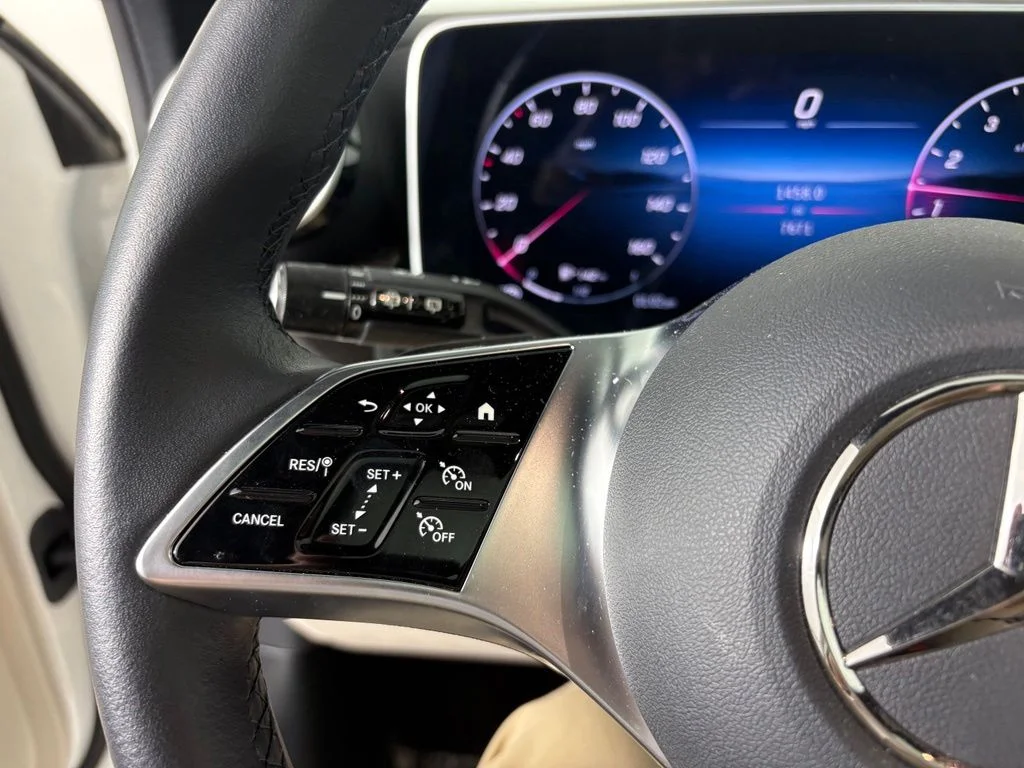 Certified Used 2025 White Mercedes-Benz GLC 300 image 14