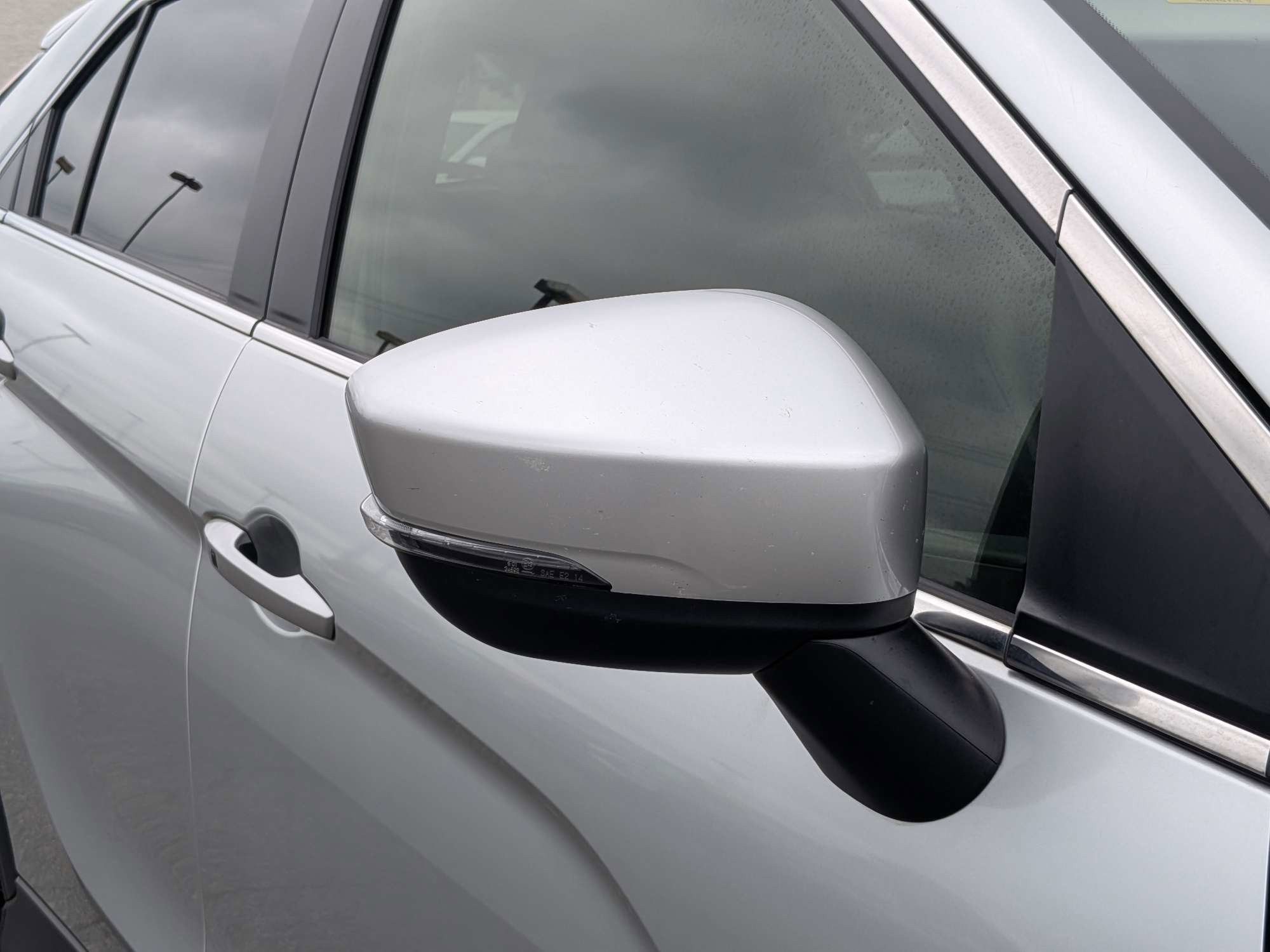 Used 2025 Silver Mitsubishi SE image 11