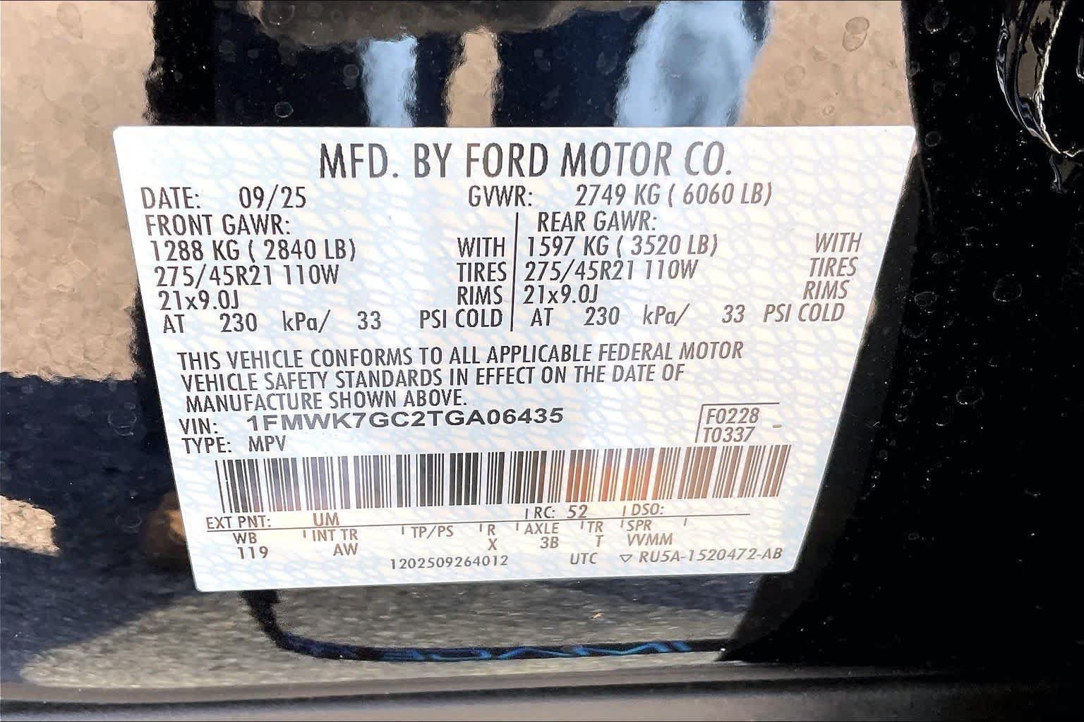 New 2026 Star White Metallic Tri-Coat Ford ST-Line image 18