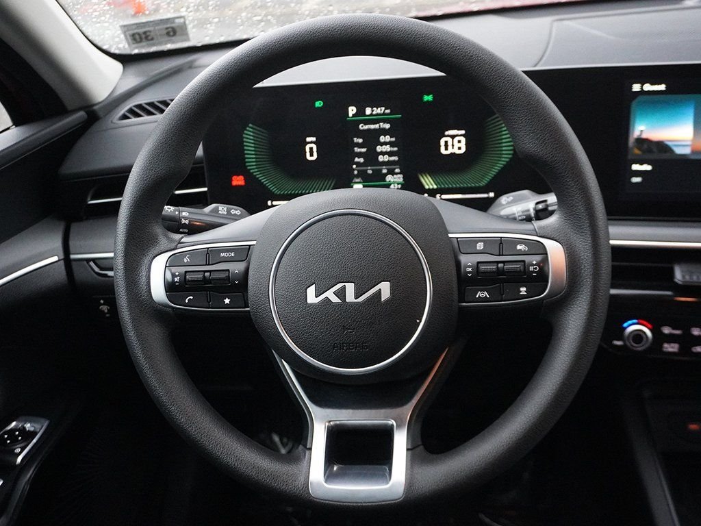 Used 2025 Red Kia LXS image 37