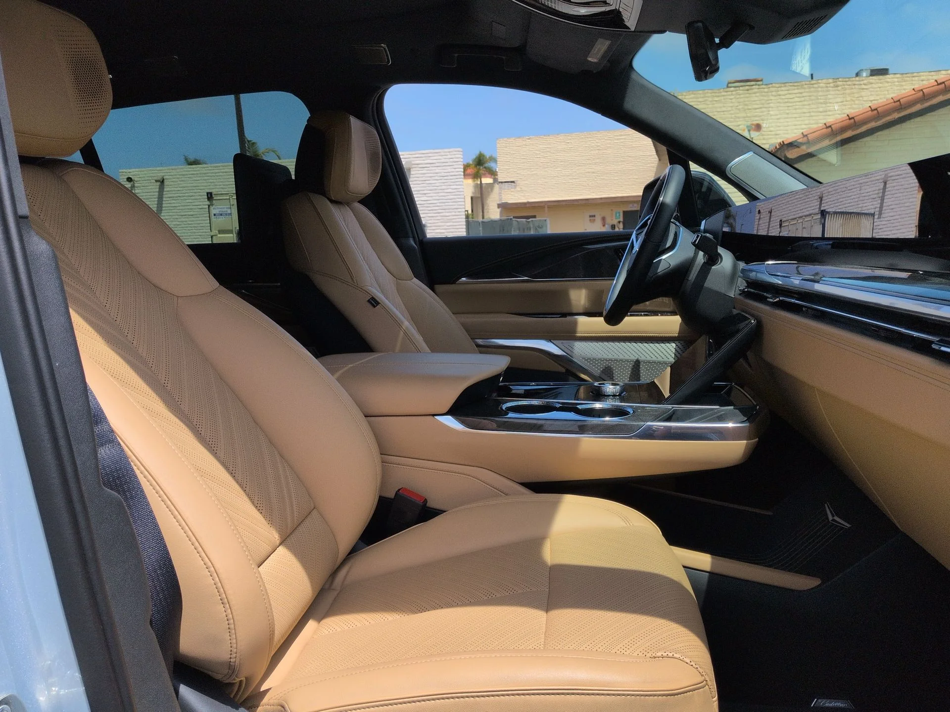 Used 2025 Silver Cadillac Luxury 2 image 28