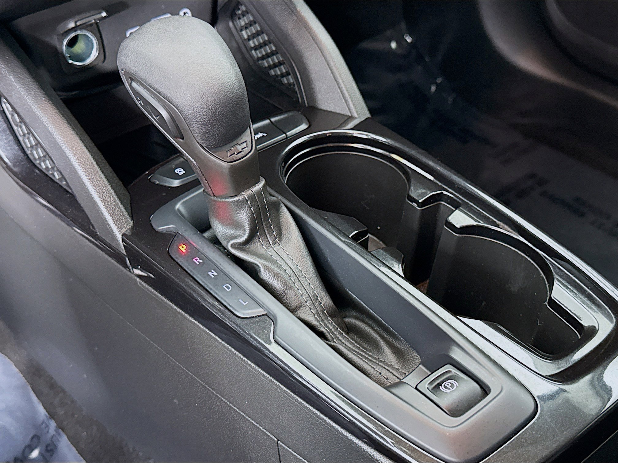 Used 2023 Summit White Chevrolet LT image 16
