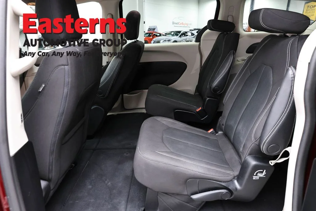 Used 2023 Red Chrysler LX image 21