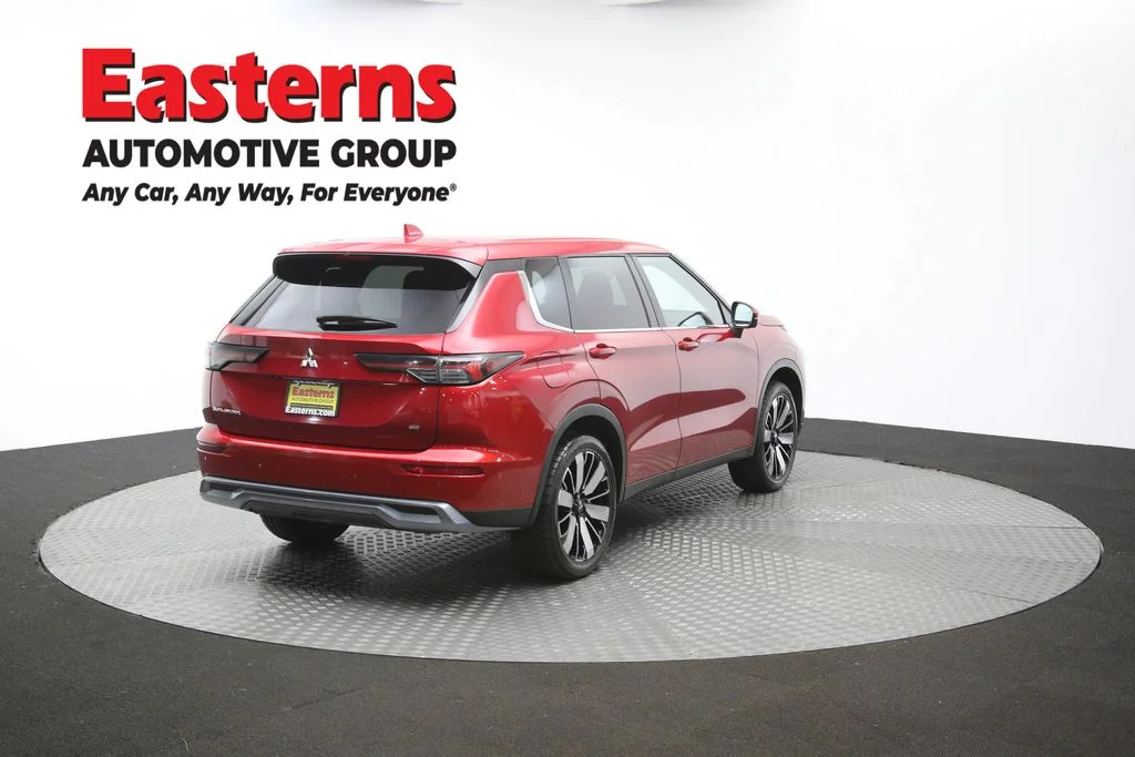 Used 2025 Red Mitsubishi SE image 41