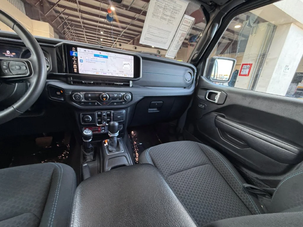 Used 2024 Gray Jeep Rubicon 4xe image 15
