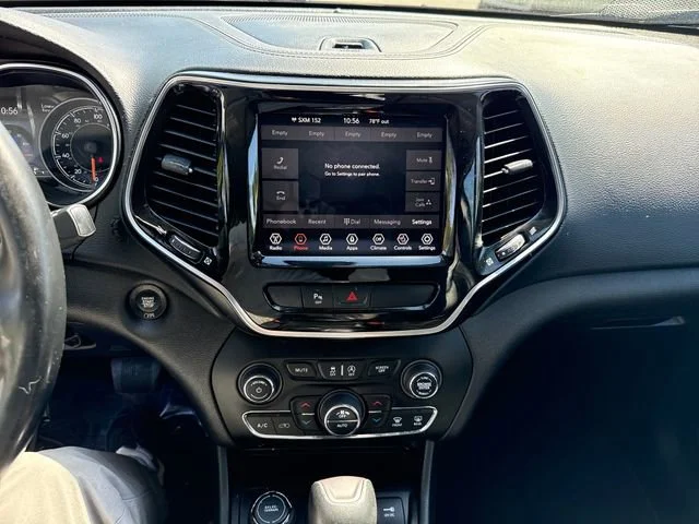Used 2019 Diamond Black Crystal Pearlcoat Jeep Limited image 22