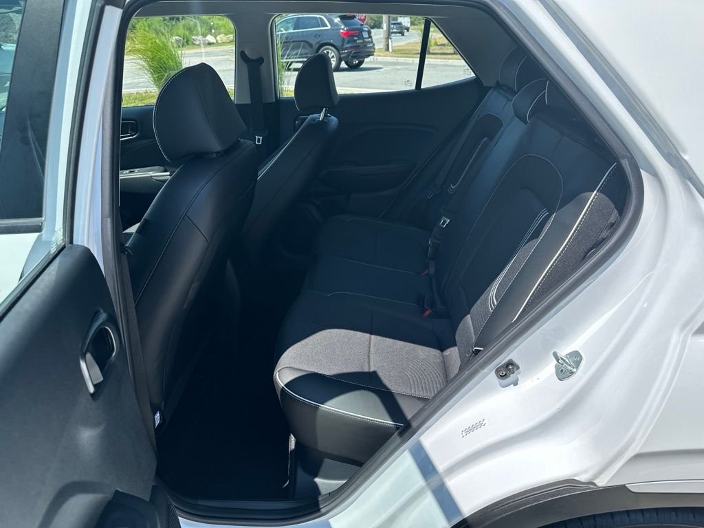 Used 2023 White Hyundai Limited image 22