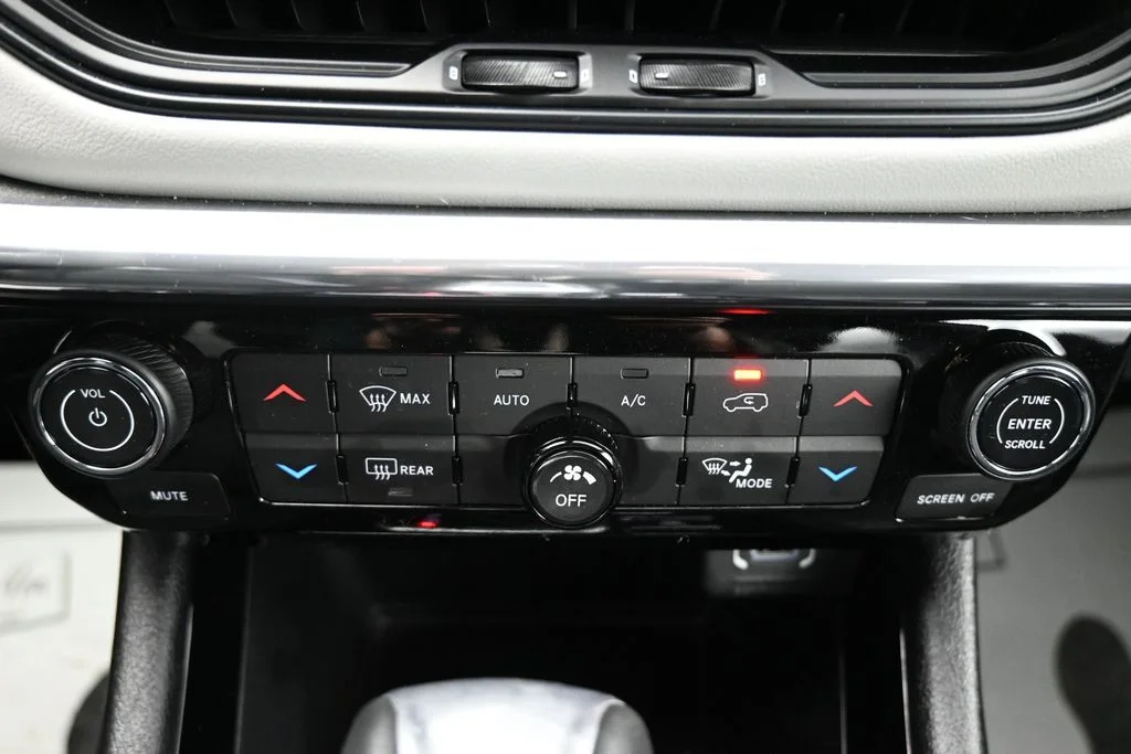 Used 2024 Black Jeep Limited image 17
