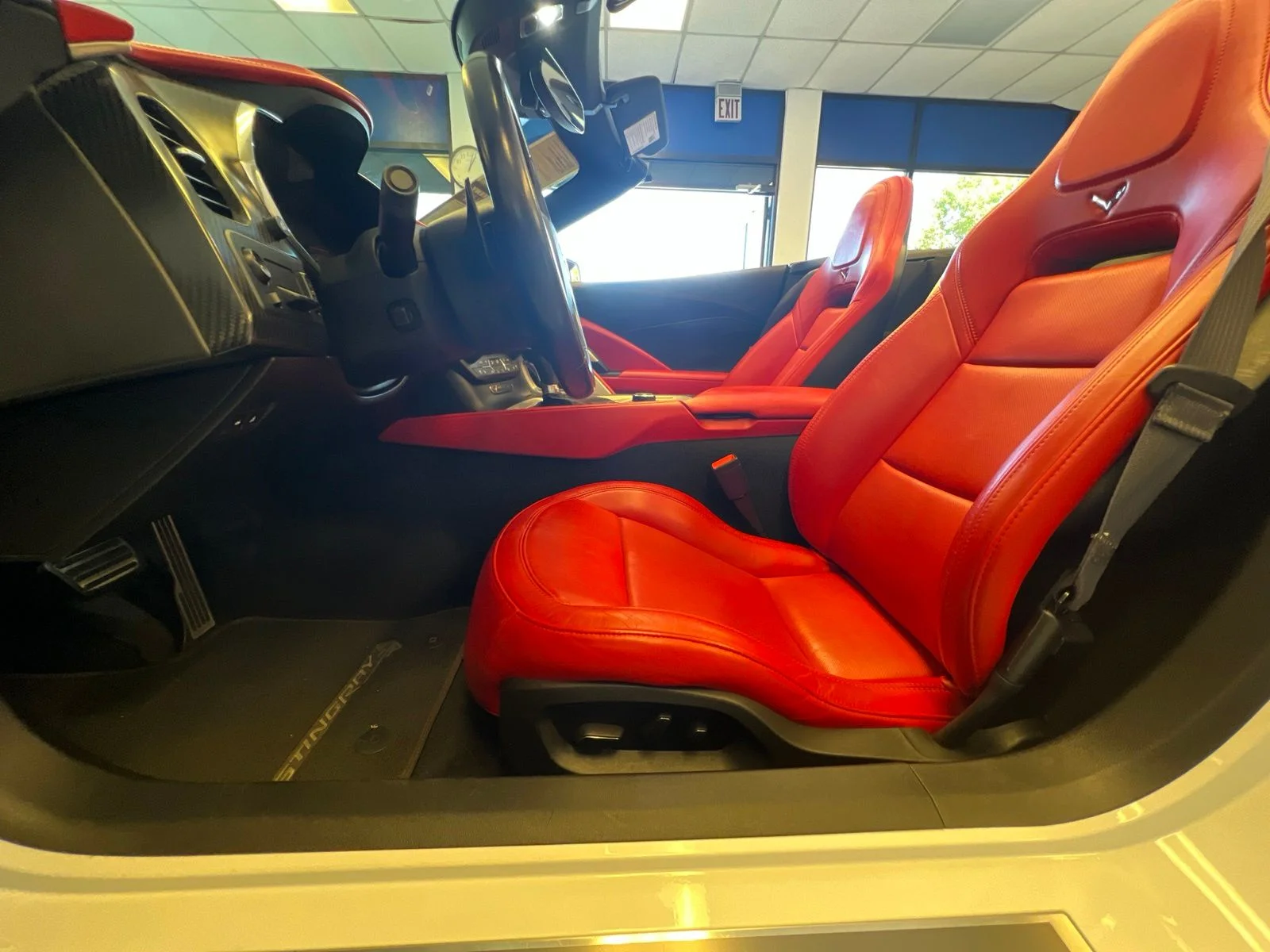 Used 2014 Arctic White Chevrolet Z51 image 6