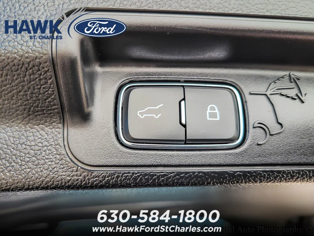 2023 Ford Explorer XLT - Photo 19