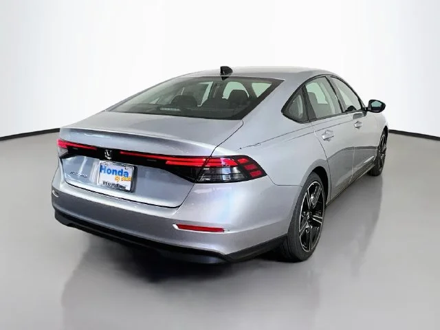 New 2026 Solar Silver Metallic Honda SE image 7