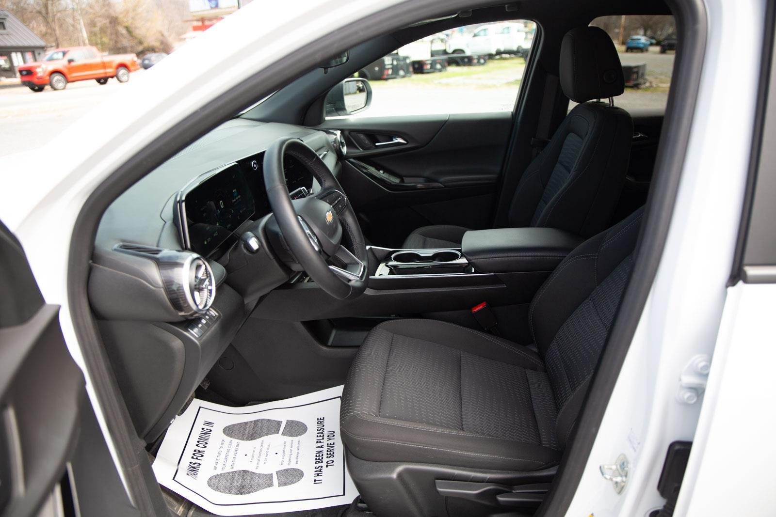 2025 Chevrolet Equinox LT - Photo 20