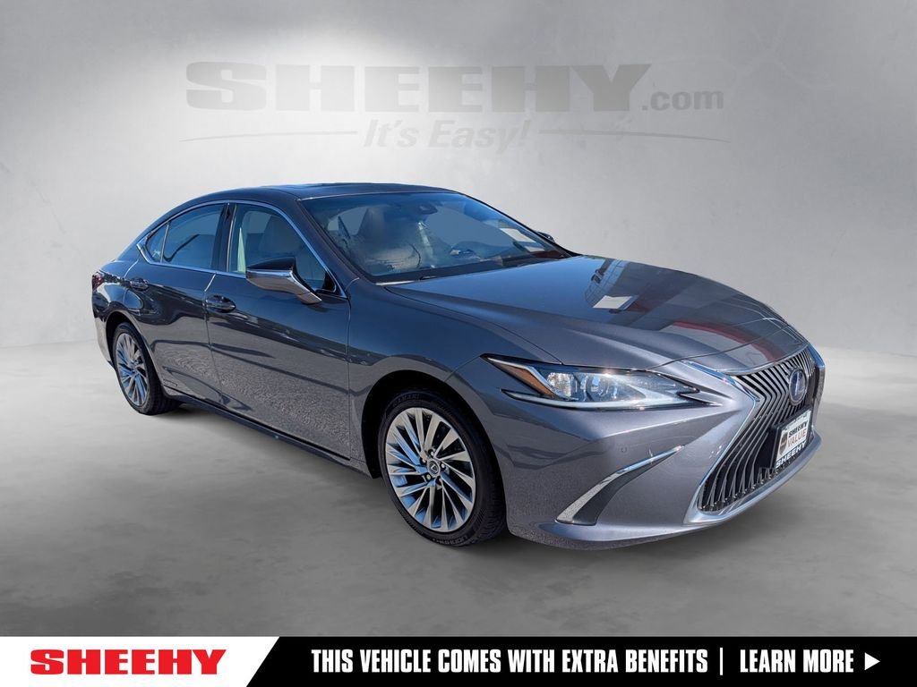 2021 Lexus ES 300h 300h Luxury's photo