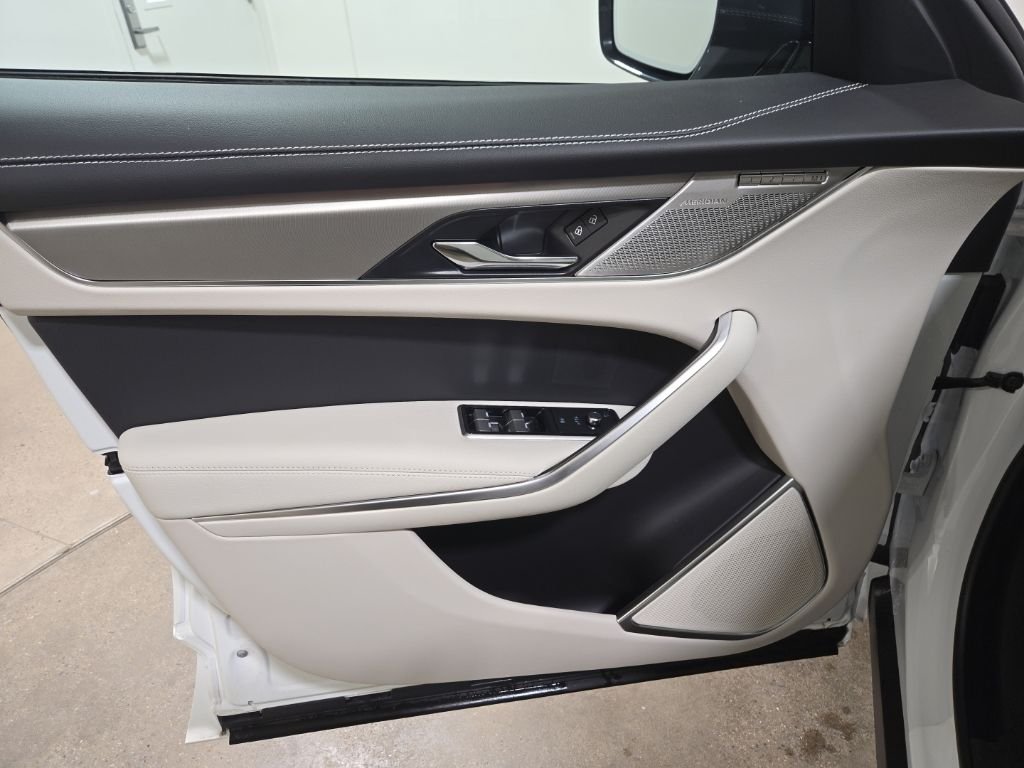 2026 Jaguar F-Pace R-Dynamic S - Photo 21