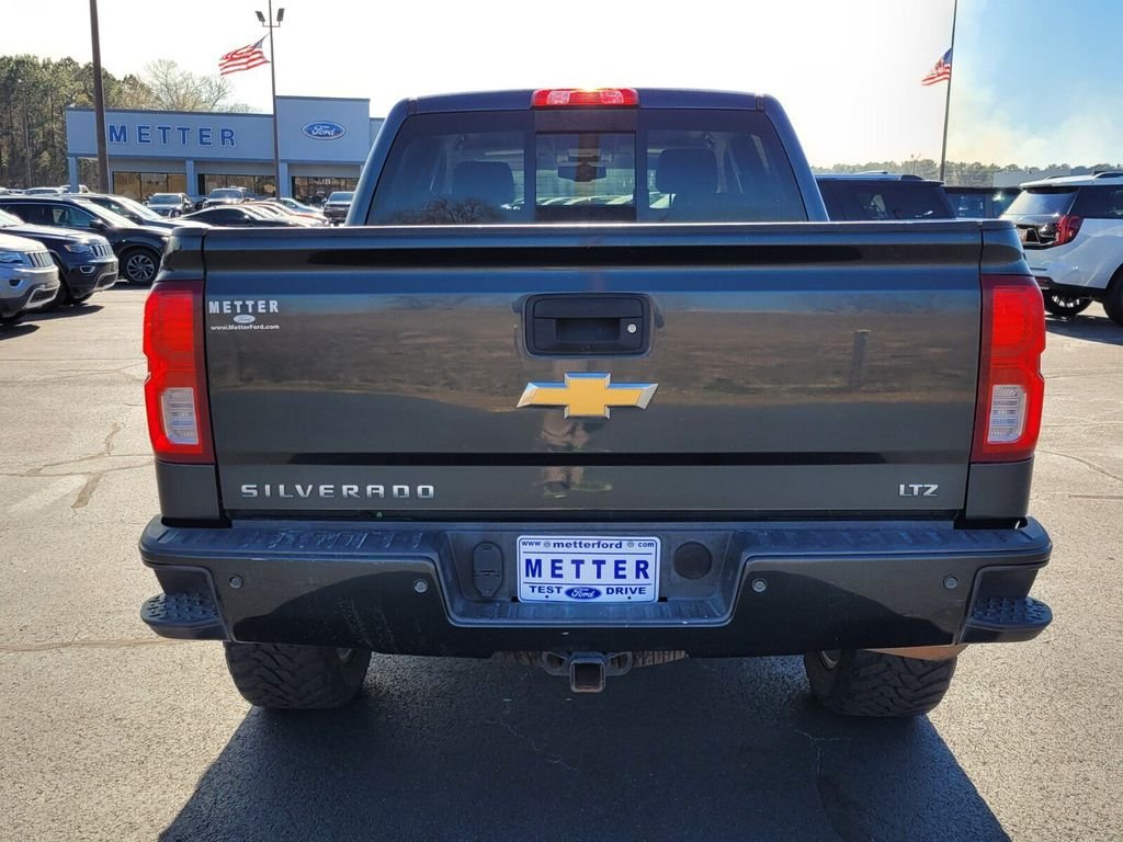 Used 2018 Gray Chevrolet LTZ image 9