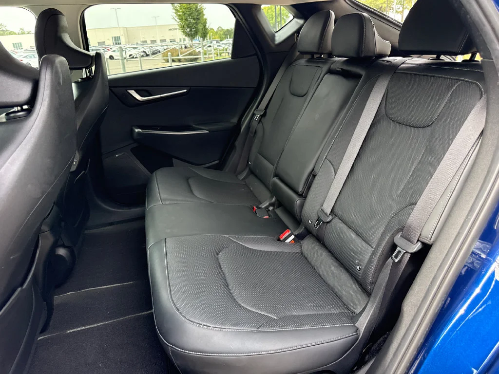 Used 2024 Blue Kia Wind image 32