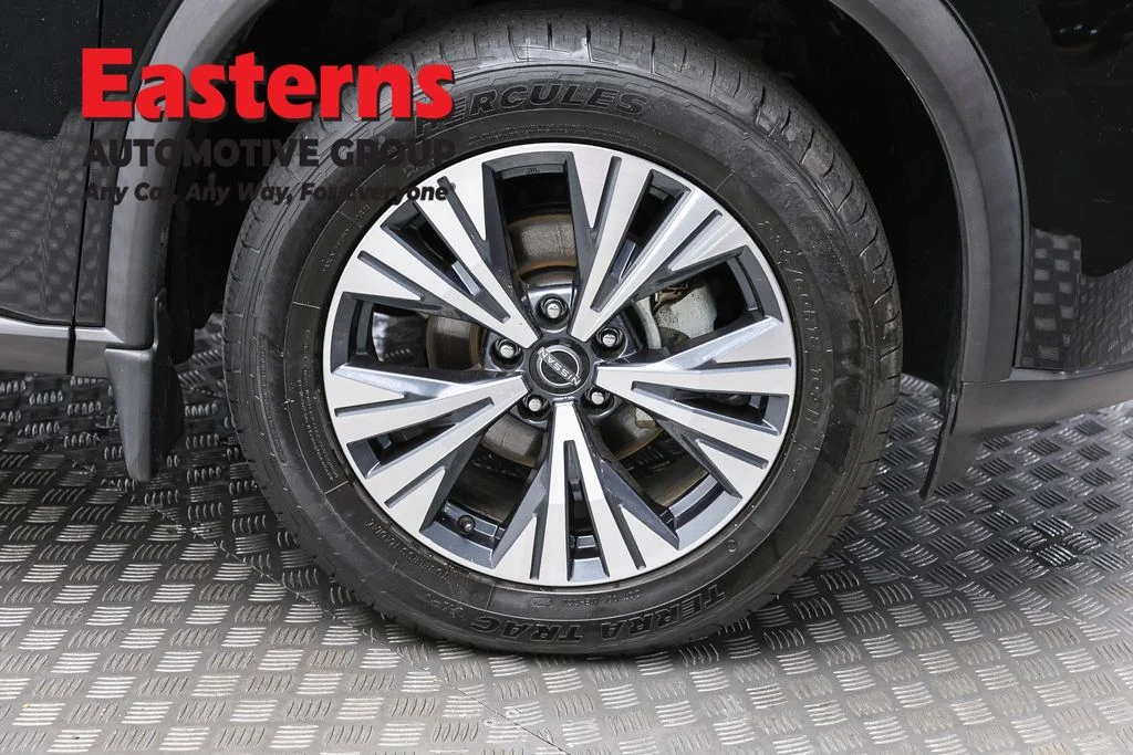 Used 2023 Black Nissan SV image 31