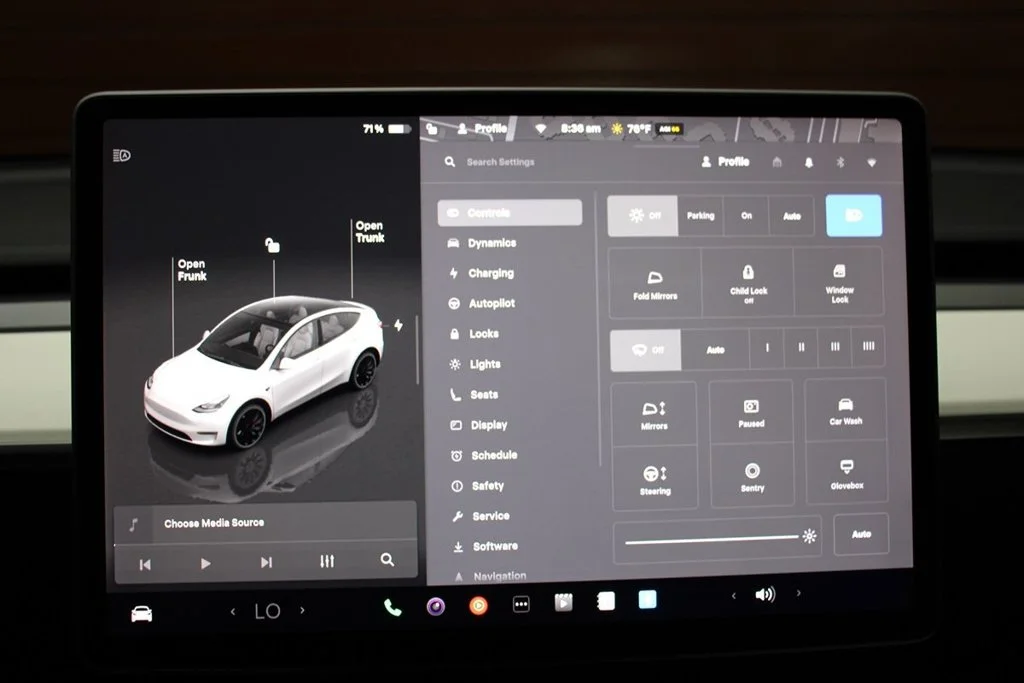 Used 2023 Pearl White Multi-Coat Tesla Performance image 18