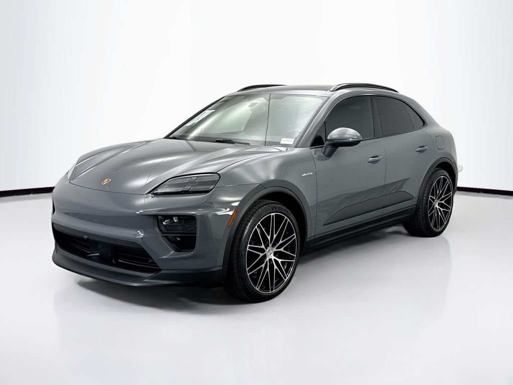 2026 Porsche Macan Base