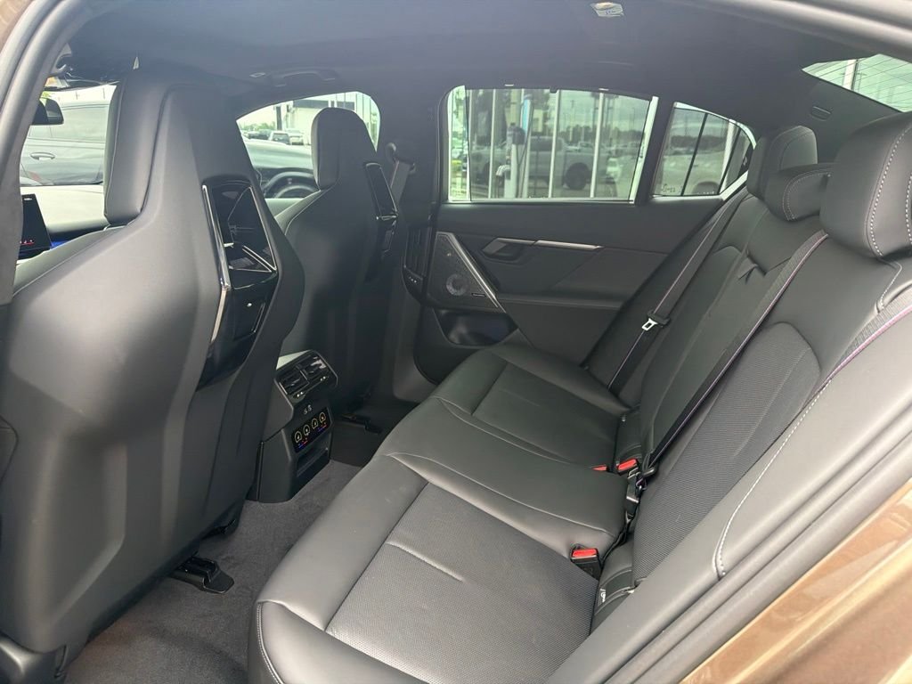 Used 2027 Special Order Color BMW Base image 26