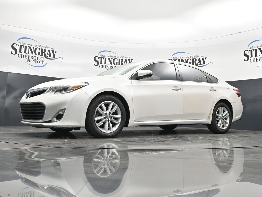 Used 2014 White Toyota Limited image 28