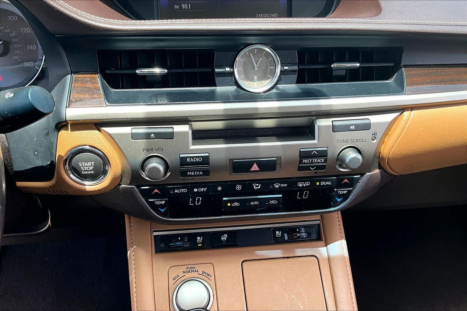 Used 2016 Atomic Silver Lexus  image 31