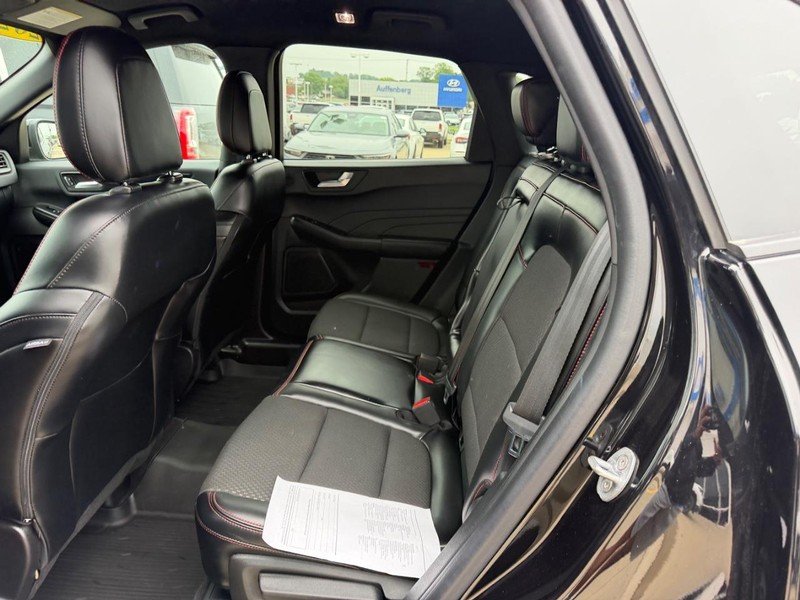 Used 2023 Agate Black Metallic Ford ST-Line Select image 9