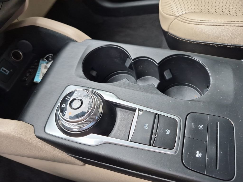 Used 2020 Black Metallic Ford SEL image 20
