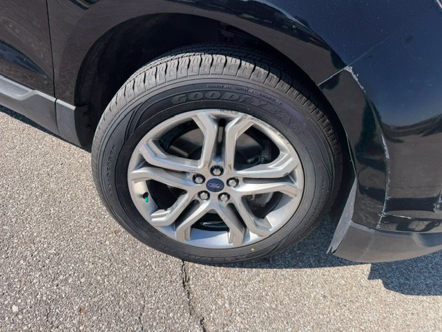 Used 2018 Shadow Black Ford Titanium image 40