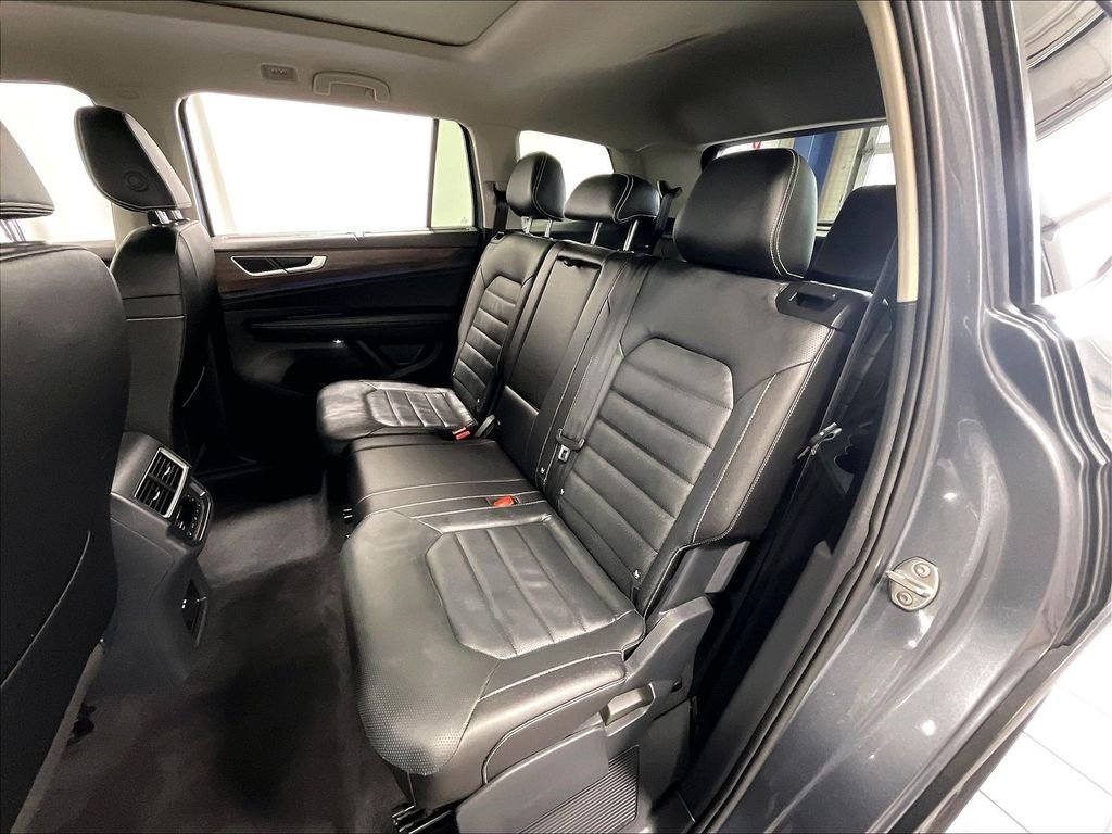 Used 2025 Gray Volkswagen 2.0T SEL image 15