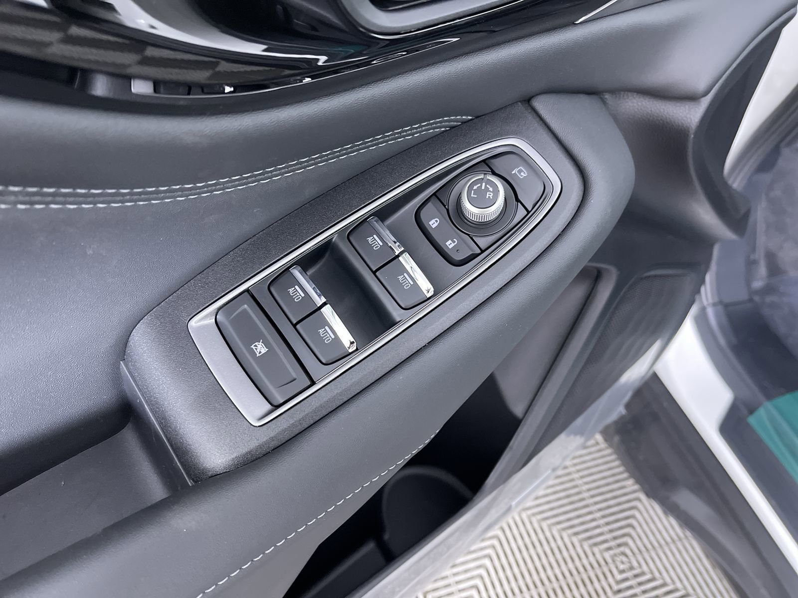 2025 Subaru Outback Touring - Photo 13