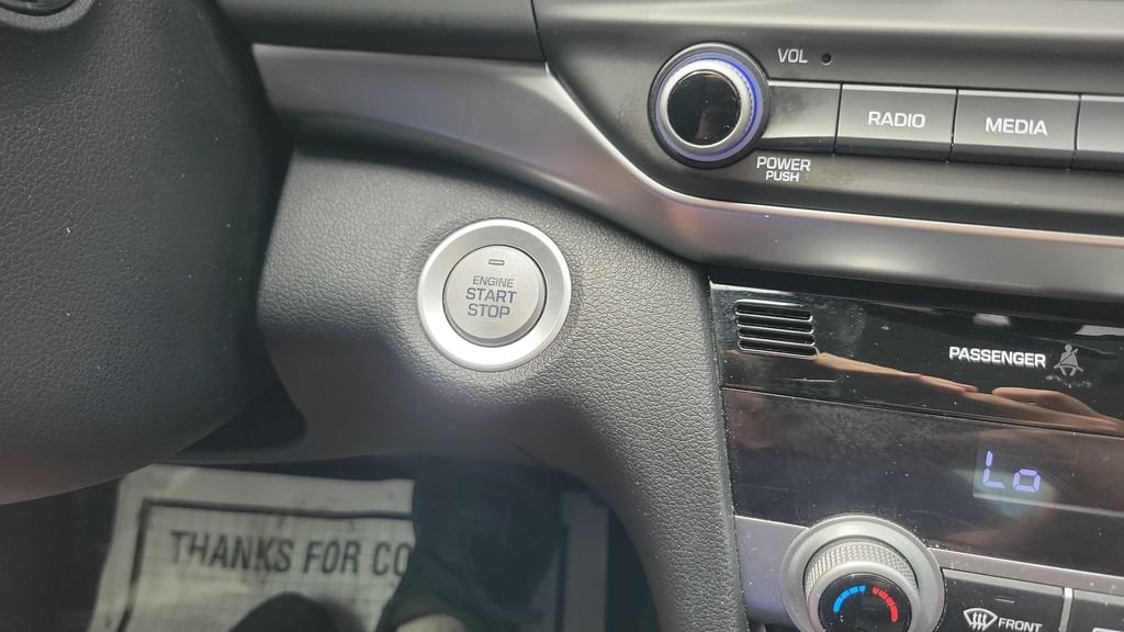 2020 Hyundai Elantra Value Edition - Photo 23