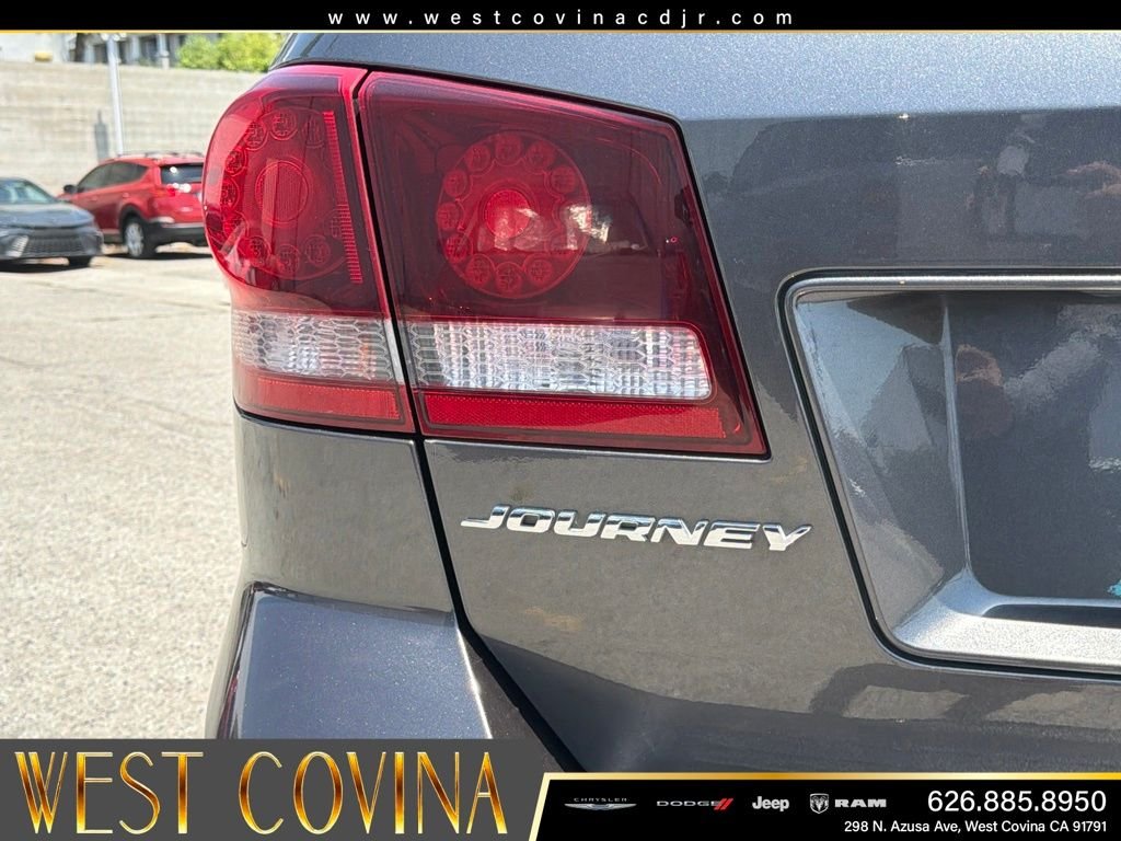 Used 2019 Gray Dodge Crossroad image 14