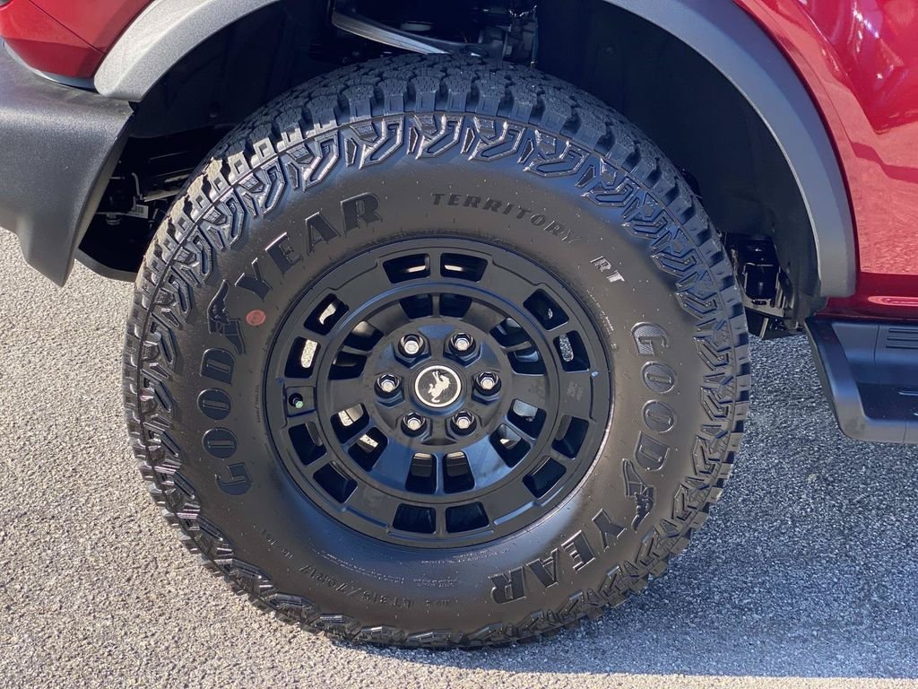 New 2026 Ruby Red Metallic Tinted Clearcoat Ford Outer Banks® image 7
