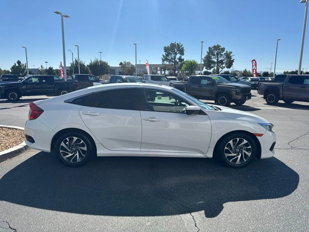 Used 2017 White Honda EX image 6