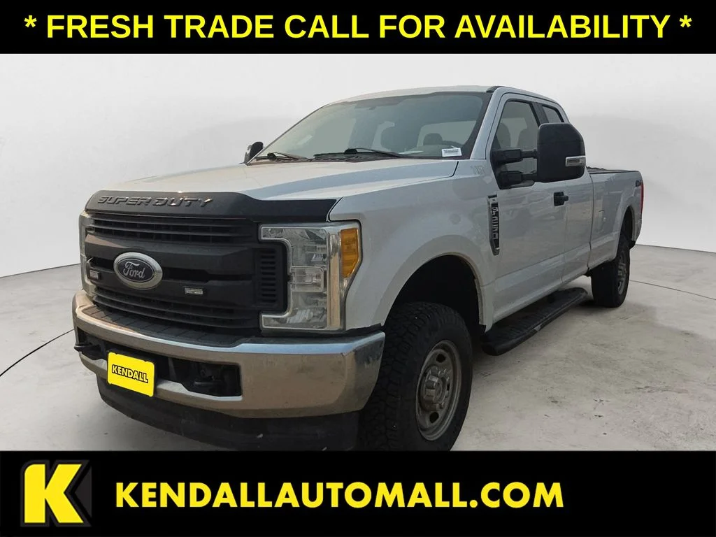 Used 2017 White Ford XL image 1